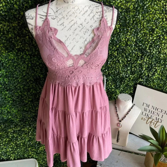 NEW! Boho Crochet Lace Tiered Ruffled Mini Dress - Picture 11 of 13